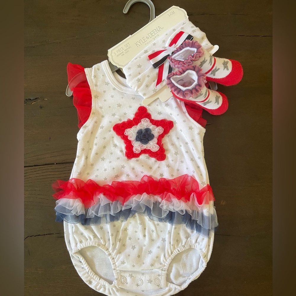 Patriotic ruffle bum 3 piece outfit